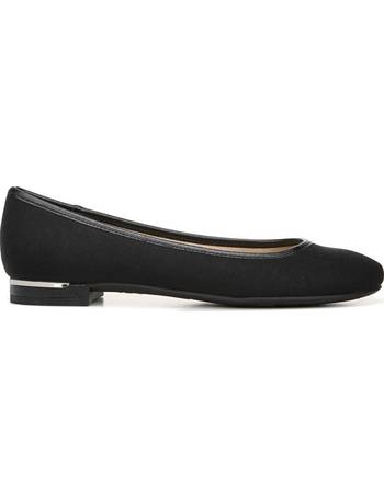 famous footwear ballet flats