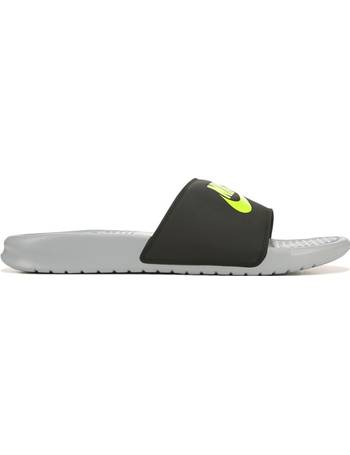 Shop Men's Nike Sandals up to 75% Off 