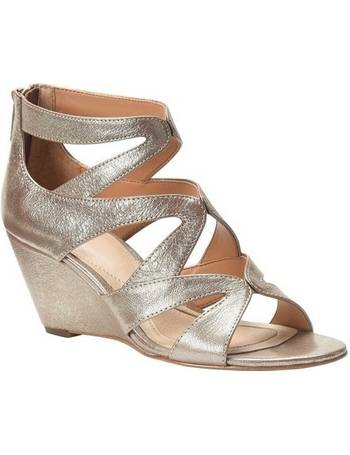 Isola genesis sale sandal