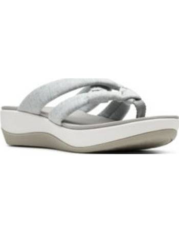 clarks flip flops macy's