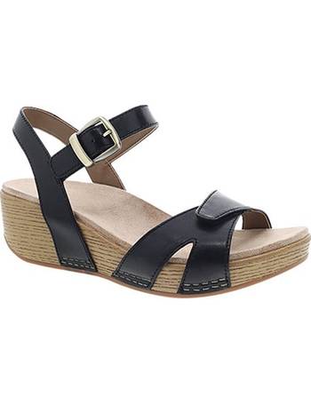 Dansko lindsay 2025 wedge sandal