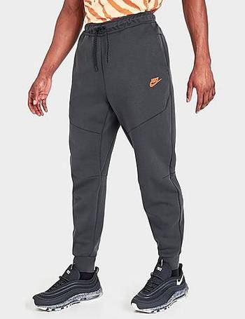 nike joggers finish line