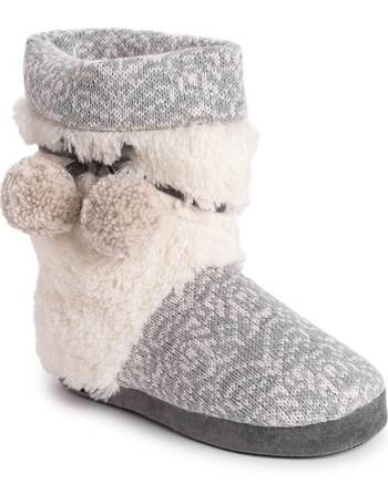 Famous footwear hot sale muk luks