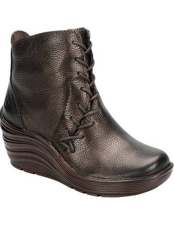 Bionica gilford 2024 wedge bootie