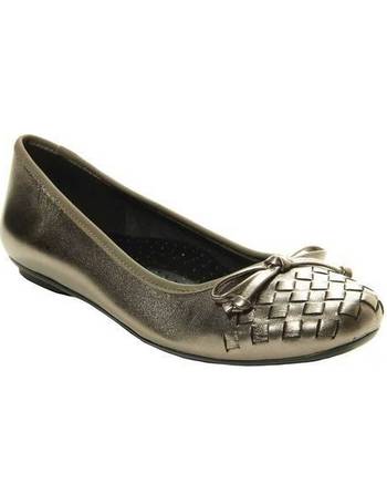 Vaneli signy hot sale ballet flat