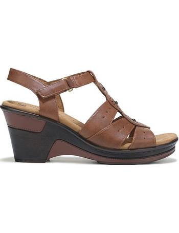 Natural soul rynda wedge on sale sandal