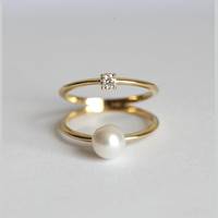 Capucinne Women's Pearl Rings