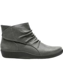 Shop Women s Clarks Cloudsteppers Boots up to 65 Off DealDoodle